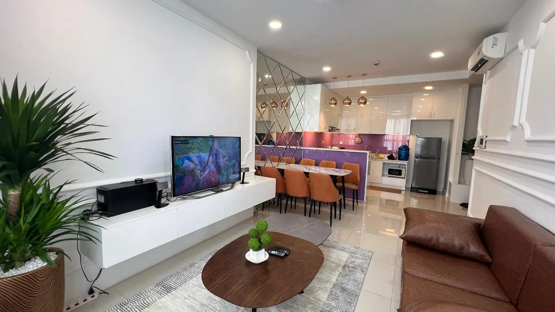Icon 56 Building X 8Pax, Saigon, Nr District 1, Quan 4, Thanh Pho Ho Chi Minh, Vietnam Apartment