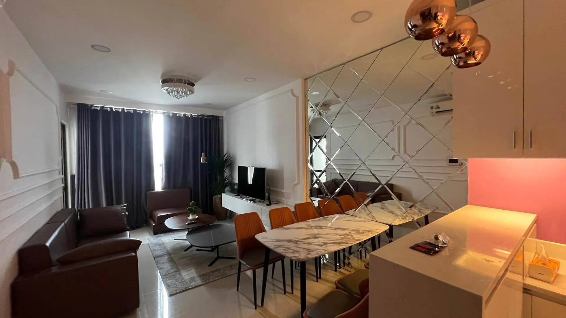 Icon 56 Building X 8Pax, Saigon, Nr District 1, Quan 4, Thanh Pho Ho Chi Minh, Vietnam Apartment
